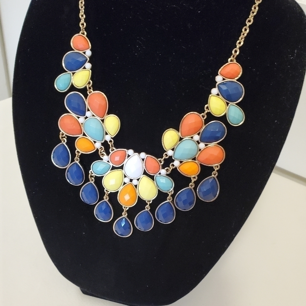 Fashion Jewelry necklace multi colored